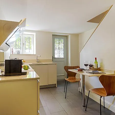 Le Petit Bordelais Apartment *